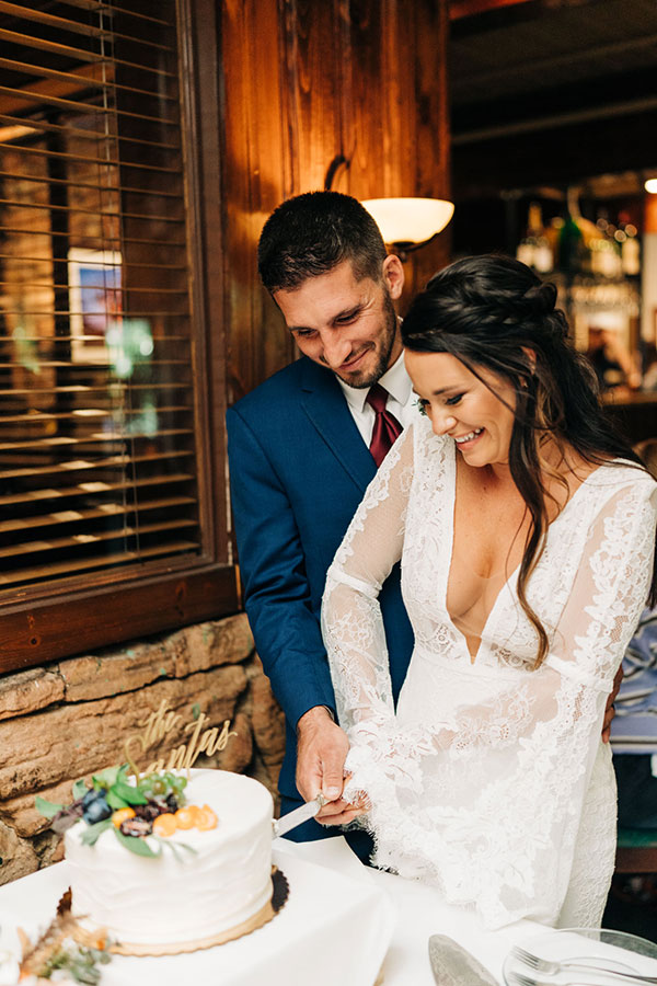 The Greenbriar Inn Wedding: Brittany & Brandon | Cake